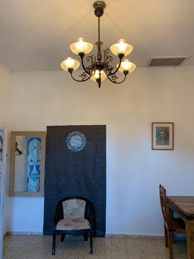 ראש פינה בית האבן העתיק מ-1885 עם מגונית פרטית בחצר מראה חיצוני תמונה